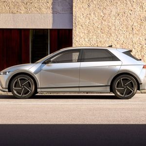 Hyundai hat beim Ioniq 5 die Reichweite verbessert. In der Praxis sind gut 300 km allerdings noch immer kein Benchmark.(Bild:  Hyundai)