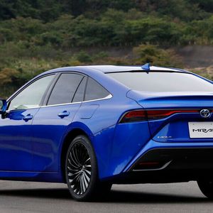(Toyota)