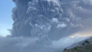 One of the 32 explosive eruptions that occurred in April 2021 at Soufrière in the Caribbean island of St Vincent. (Source: Richie Robertson)