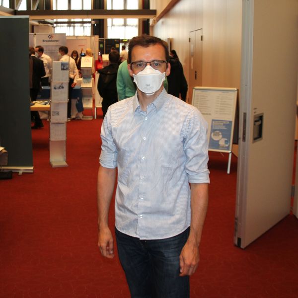 Besucherstimmen der LAB-SUPPLY Berlin 2021Christoph Asböck, KWS Saatgut:  „Ich bin hier, um mir eine Übersicht von den verschiedenen Herstellern zu verschaffen und persönlich Kontakte zu knüpfen.“  Weitere Infos zu den kommenden LAB-SUPPLY-Messen finden Sie auf www.lab-supply.info.  (LABORPRAXIS, Lüttmann)