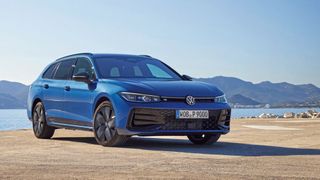 Der VW Passat hat im November die Spitzenposition im Segment der Mittelklasse zurückerobert. (Bild: VW)