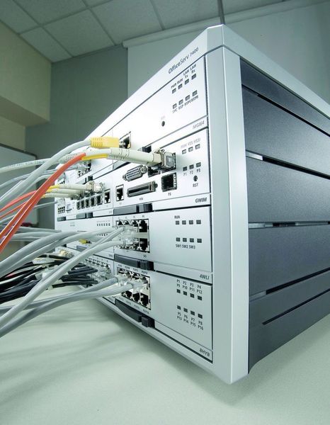 Das Flaggschiff unter den Officeserv-Telefonsystemen von Samsung ist das Modell OS 7400, das bei maximalem Ausbau bis zu 480 Nebenstellen unterstützt. (Archiv: Vogel Business Media)
