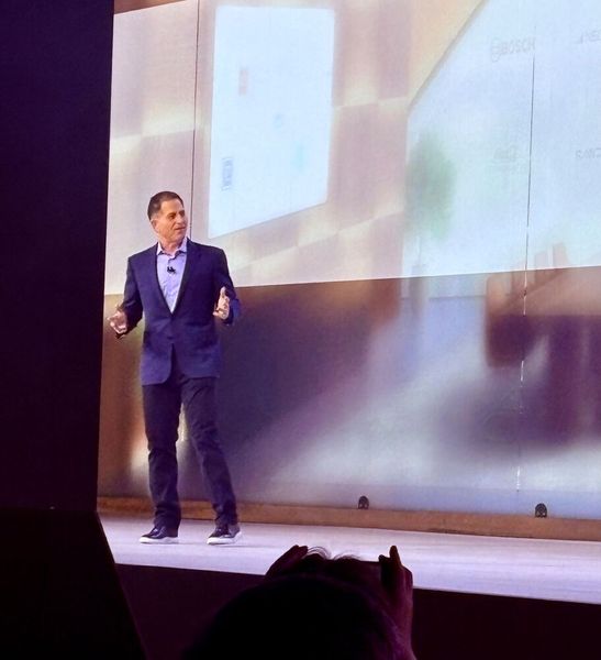 Gründer und CEO Michael Dell auf der Bühne. (Bild: Carolina Heyder)