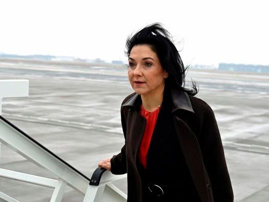 Bundeswirtschaftsministerin Katherina Reiche (CDU) ist zu Gesprächen nach China gereist. Ein Hauptanliegen und einer der ersten Diskussionspunkte dreht sich um die sichere Versorgung mit kritischen Rohstoffen und seltenen Erden ...(Bild:  E. Schu / dpa)