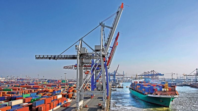 Im Vergleich zum Vorjahresmonat sanken die Ausfuhren im Juli um 0,5 Prozent auf 19,4 Milliarden Euro. (Bild:  M. Johannsen - stock.adobe.com)