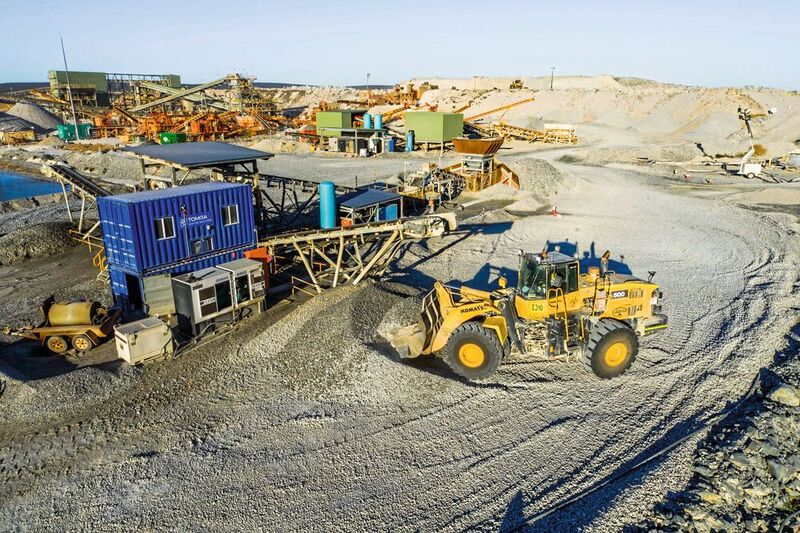 Mithilfe der sensorgestützten Technologie ist es möglich, nachträglich aus vorhandenen Bergehalden werthaltiges Material mit einem hohen Reinheitsgrad zu extrahieren, wie hier in der Mount Cattlin Mine von Galaxy Resources in Westaustralien.