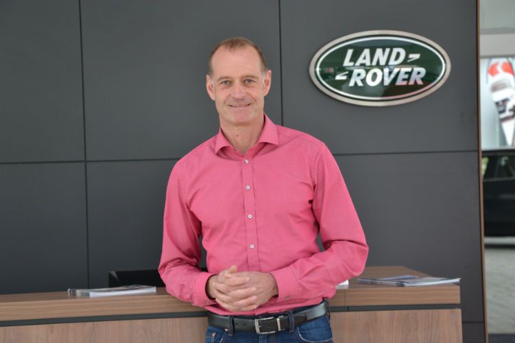 Geschäftsführer  Ralph Speyerer will mit der Marke Land Rover ganz neue Kundengruppen erschließen. (Foto: AH Am Eichberg/Land Rover)