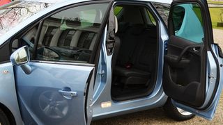 Das auffälligste Meriva-Feature: Die hinten angeschlagenen Fondtüren.  (Foto: Rehberg)