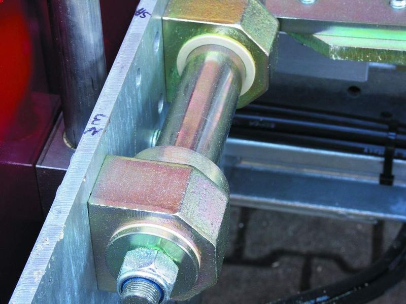 Im Einsatz: Bei den Dreh- und Verschiebebewegungen kommen tribologisch optimierte Polymerlager von igus zum Einsatz. (Archiv: Vogel Business Media)