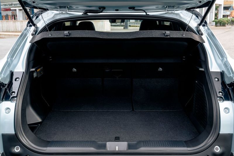 The trunk accommodates 244 to 310 liters of luggage. (Image:Toyota)