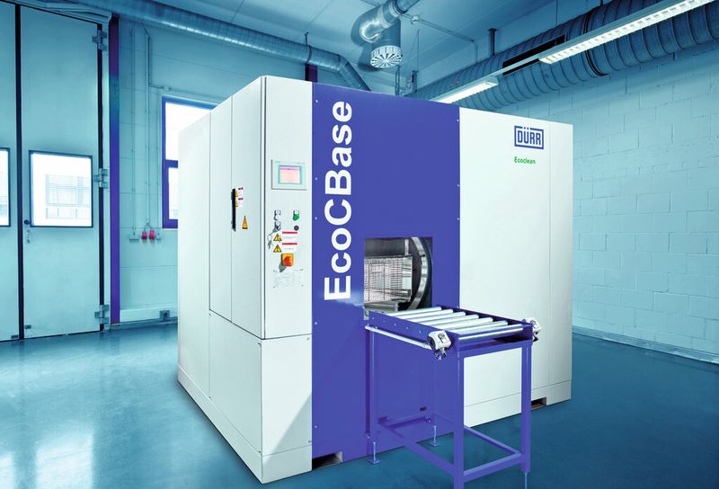 Bei der Entfernung polarer Verschmutzungen, beispielsweise Salze, Emulsionen, Polierpasten und Abrieb, ermöglichen wasserbasierte Systeme wirtschaftliche Prozesse. Die Teilereinigungsanlage Eco C Base W3 deckt durch einfach nachrüstbare Optionen ein breites Reinigungsspektrum ab. (Bild: Dürr Ecoclean)