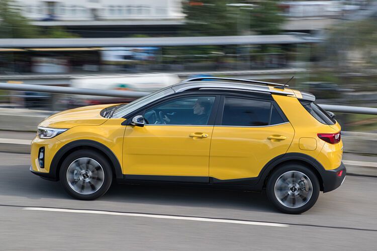 Das SUV mit den Kunststoff-Beplankungen an den Radkästen sind wie bei den anderen Vertreten dieser Klasse nur Optik. Allradantrieb wird nicht angeboten. (Kia)