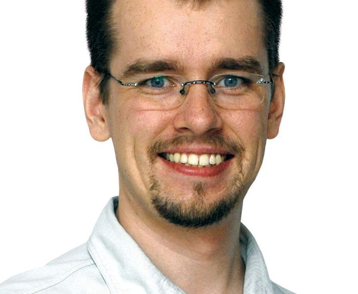 Martin Baum, Vertriebsingenieur bei der Dannewitz GmbH & Co., Gelnhausen: „Unsere Ingenieure entwickeln Systemkabel für Kundenlösungen; denn Standardprodukte decken nie genau die Anwendung ab, die der Kunde braucht. Irgend etwas passt dann doch nicht. Systemkabel heißt es bei uns, weil es aus einem System verschiedener Komponenten  zusammengesetzt ist.“          Bild: Dannewitz (Archiv: Vogel Business Media)