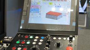 Die smarte iQ-Steuerung von Okamoto fungiert auch beim MAP-Schleifen als Eingabehilfe f+r das Flachschleifen. Das Ganze klappe ohne viel Programmierkenntnisse, weil der Hersteller auf selbsterklärende, grafische Darstellungen viel Wert legt. (Bild: KSKOMM)