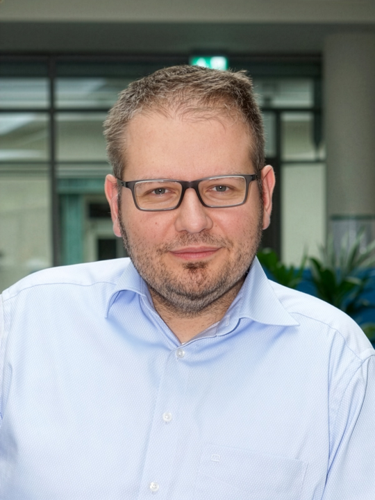 Holger Ritz: "Das ERP ist kein Auslaufmodell, sondern wird zum Backbone für eine KI-Skalierung."(Bild:  Aptean)