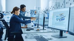 Konjunkturelle Schwäche trifft derzeit auf einen Arbeitsmarkt im Wandel – doch der Fachkräftebedarf bleibt strukturell hoch.  (Bild: © Gorodenkoff – stock.adobe.com)