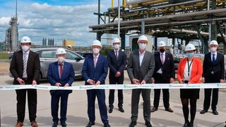 Vertreter der am Hydrogen-Lab Leuna beteiligten Unternehmen und Institute bei der Inbetriebnahme (Fraunhofer IMWS/ Michael Deutsch)