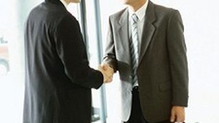 Der Mitarbeiter: unentbehrlich, aber teuer. Um Kosten zu senken, muss die Personalarbeit strategischer aufgestellt werden. Bild: MM-Archiv (Archiv: Vogel Business Media)