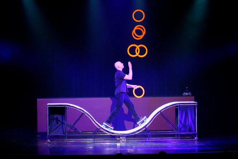 Nach einem Varieté-Showprogramm mit Gala-Dinner werden die Axis Partner Awards verliehen. (Bild: Axis)