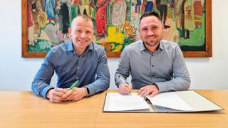 v.l.n.r. Marcel Fahnenstich, Betriebsleiter Topas Advanced Polymers, Leuna, und Christian Wede, Geschäftsführer Actemium Contracting. (Bild: Actemium)