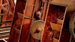 Viele einst teure Systeme und Produkte aus nicht veredeltem Stahl rosten irgendwann soweit, dass sie unbrauchbar sind. Wissenschaftler des Max-Planck-Instituts für Eisenforschung entwickeln nun aber ein KI-basiertes, maschinelles Lernmodell, um neue Legierungen zu schaffen. (Bild: Oxidus)