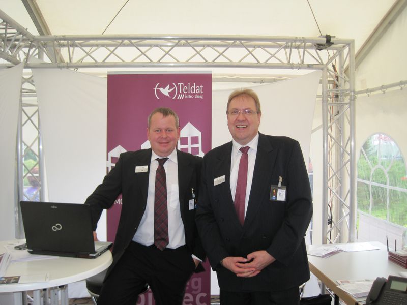 Tobias Kling und Hans-Jürgen Schneider von Teldat haben viel Erfolg und Spaß auf der Perspectives. (Archiv: Vogel Business Media)