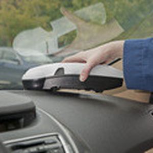 Der Sensor ermöglicht die Qualitätskontrolle zahlreicher Komponenten, beispielsweise in Kfz-Innenausstattungen. 