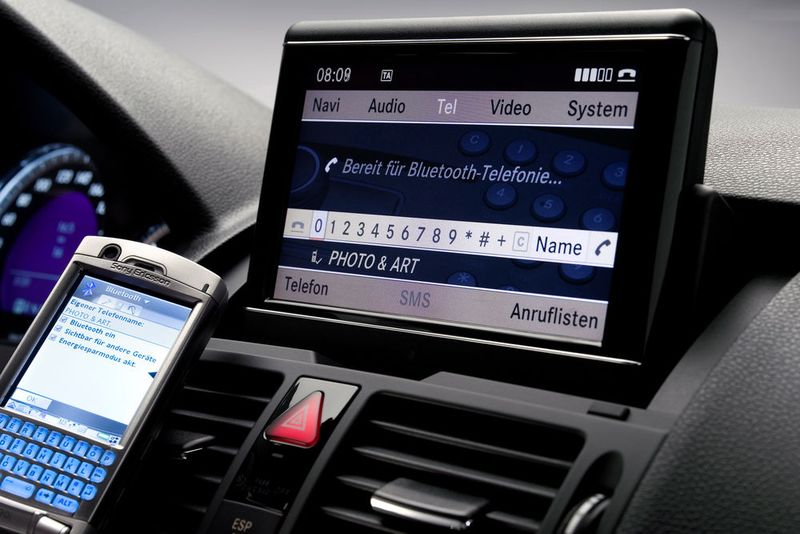 58 Prozent hatten eine Freisprecheinrichtung an Bord. (Bild: Daimler)