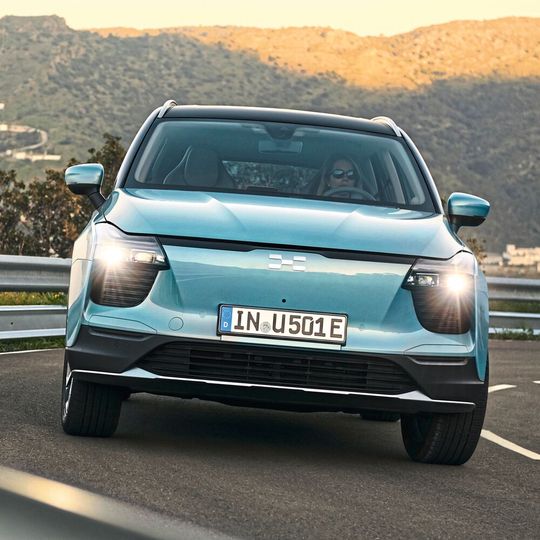 Im günstigsten Fall – mit gesenktem Mehrwertsteuersatz und Umweltprämie – wird der U5 um die 25.500 Euro kosten.(Bild:  Aiways)