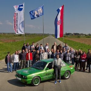 Der Rimac e-M3: der auf Elektroantrieb umgerüstete Oldtimer BMW E30 Baujahr 1984 auf Rekordfahrt