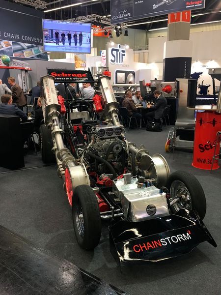 Fachbesucher bekommen auf der Powtech einen umfassenden Überblick zum aktuellen Stand der Pulver-, Granulat- und Schüttguttechnologien. Auf der Powtech 2019 präsentieren Aussteller ihre Weiterentwicklungen zu mechanischen Prozessen wie Zerkleinern, Agglomerieren, Trennen, Sieben, Mischen, Lagern und Fördern. Aber auch übergeordnete Themen wie Explosionsschutz, Hygienic Design und High Containment spielen eine zentrale Rolle. (Bild: Kielburger / PROCESS)
