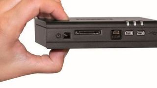 Pokini von Extra Computer: Mit einem Volumen von 0,3 Litern der laut Hersteller kleinste lüfterlose Industrie-PC der Welt. (Pokini)