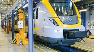 Zu den von Lock Antriebstechnik angebotenen Systemen gehören derartige Dacharbeitsbühnen für die Zugwartung. (Lock Antriebstechnik)