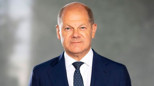 Auf ihm, Olaf Scholz, liegen die Hoffnungen vieler deutscher Unternehmen, die in China agieren. Er reist am Wochenende ins Land der Mitte. Die Auslandshandelskammer wünscht, dass er dabei gewisse unfaire Praktiken anspricht, die deutschen Playern das Leben dort schwer machen.(Bild:  Bundesregierung)