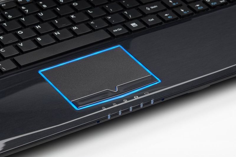 Das Multi-Touchpad ist blau beleuchtet. (Archiv: Vogel Business Media)