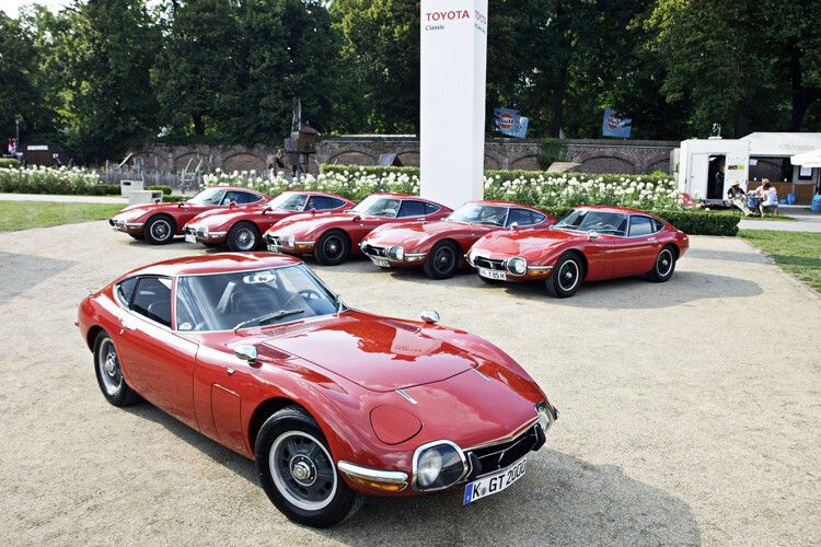 50 Jahre Toyota 2000 GT: Jubiläumstreffen bei den Classic Days auf Schloss Dyck. (Foto: Toyota)