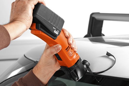 Die C. & E. Fein GmbH hat Werkzeugsets für die Autoglas-Reparatur entwickelt. (Archiv: Vogel Business Media)