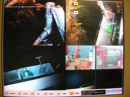 Was der Roboterarm greift steuern die Wissenschaftler vom Schiff aus (Bild: MARUM − Zentrum für Marine Umweltwissenschaften, Universität Bremen)