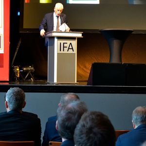 „Die Digitalisierung wird die Autobranche vor größere Herausforderungen stellen als alle anderen Trends wie etwa Elektromobilität“, ist Diez überzeugt.(Bild:  Seyerlein)