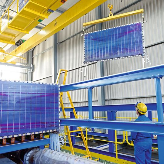 „Grün“ im Sinne der EU ist Elektrolyse-Wasserstoff (hier ein Thyssenkrupp-Elektrolyse-Stack) unter genau definierten Bedingungen.(Bild:  Thyssenkrupp Steel Europe)