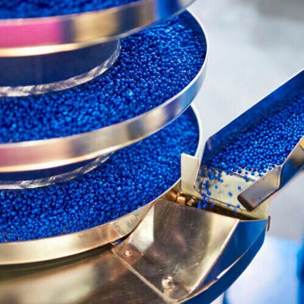 Lyondell Basell Australia supplies the Australian and New Zealand market with raw material for the production of diverse plastic products.  (©Sergey Ryzhov - stock.adobe.com)