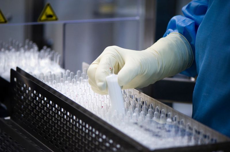 Abfüllung von Arzneimitteln in Glasampullen bei Fresenius Kabi im Werk Graz. (Fresenius)