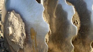 NKE hat die Lagereinheit Agri Unit für den Einsatz in Scheibeneggen entwickelt. Das Bild zeigt Scheibeneggen in der praktischen Anwendung auf dem Feld. (Bild: NKE/henryn0580 - Fotolia)