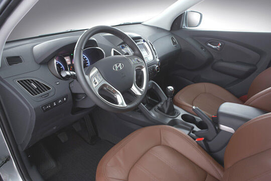 Angenehmer Arbeitslatz: Das Cockpit des Hyundai ix35 Blue. (Archiv: Vogel Business Media)