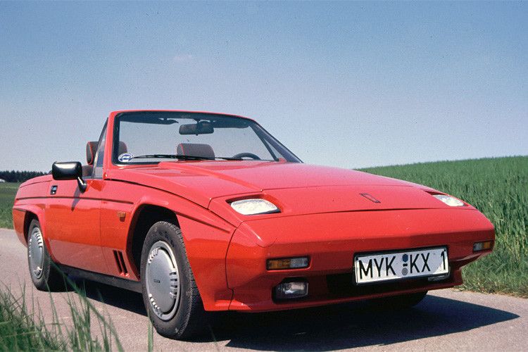 Es ging ihnen schlecht in den 1970ern, den Cabrios und Roadstern. Nur wenige, meist in Kleinserie gefertigte Modelle hielten das Fähnlein der „unbedachten“ Spaßmobile hoch – einer von ihnen war der Reliant Scimitar. (Foto: ampnet/Weidmann)