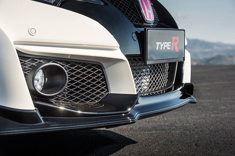 Ohne Elektrounterstützung aber mit viel Kraft kommt der Civic Type R aus, die frontgetriebene Top-Version des Kompaktwagens. (Foto: Honda)