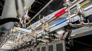 Von insgesamt 13.000 Stellen bei Equinix weltweit fallen 400 weg.  (Bild: Equinix)