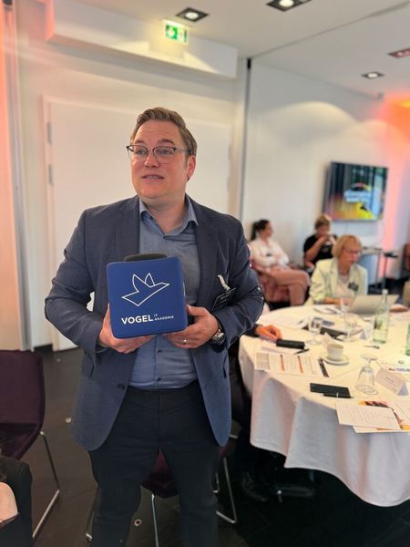 ... Kevin Illg, Sales Manager Germany Public Sector & MSPs, Lenovo Global Technology Germany GmbH, ... (©Vogel IT-Akademie)