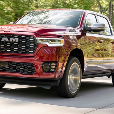 Der Ram 1500 muss vorsichtshalber in die Werkstatt.  (Bild: Stellantis)