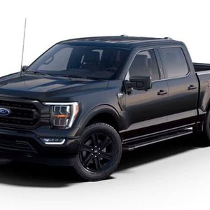 Der knapp 5,9 Meter lange F-150 XLT ist das Einstiegsmodell und startet bei 79.000 Euro netto. (Bild:  Ford Motor Company)
